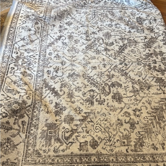 Large Elegant Gray and Cream Patterned Rug - Picture 1 of 4